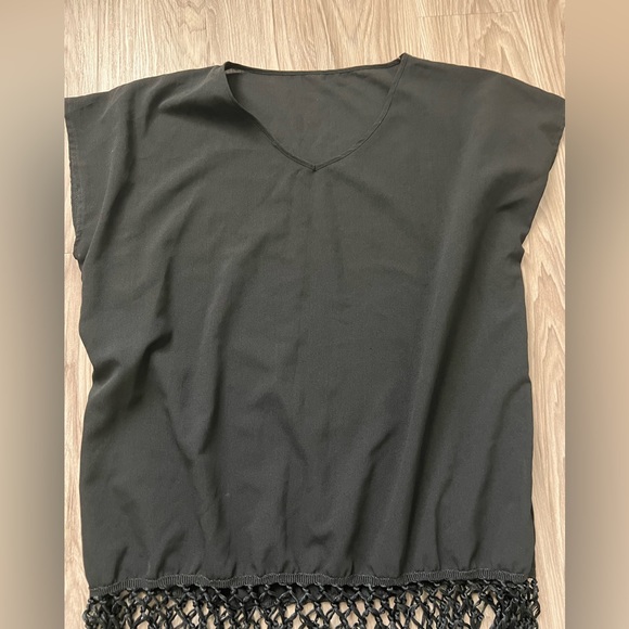 Black swimsuit coverup - Picture 3 of 3